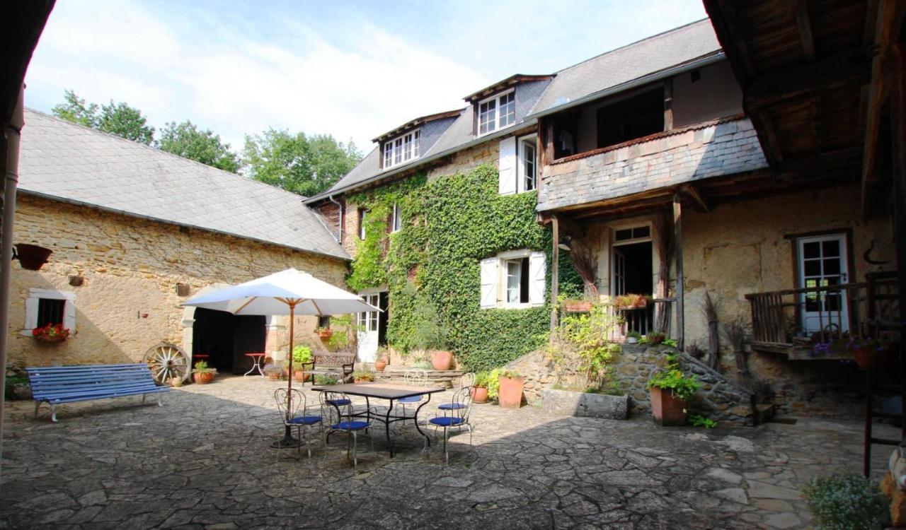 La Ferme Dague Bed & Breakfast Lasseube ภายนอก รูปภาพ